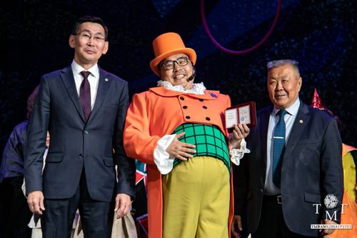 Кызылский ТЮЗ отметил 60-летний юбилей