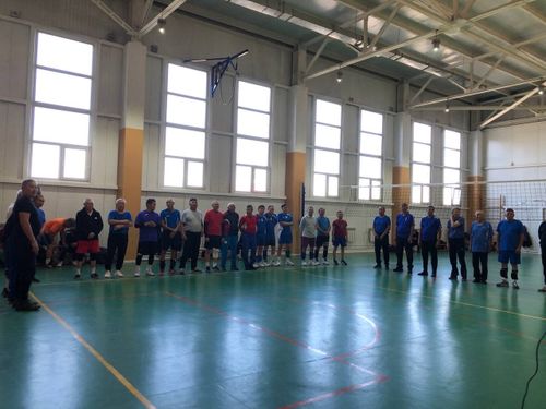 Активисты «Единой России» поддержали юбилейный турнир по волейболу в честь Орлана Хертека