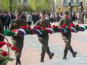 В Кызыле состоялась церемония возложения цветов, посвященная 79-й годовщине Победы в Великой Отечественной войне