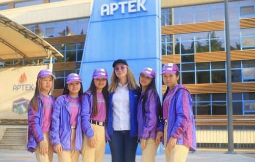 Учащиеся театральной студии «Чадаган» отправились в «Артек»