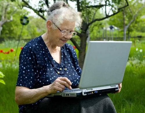 В Туве пожилым людям предлагают повысить цифровую грамотность