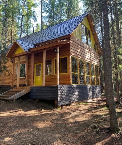 Домики у озера: только ты и тайга