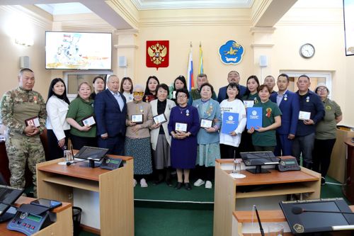 В Верховном Хурале прошла церемония награждения участников СВО и волонтеров