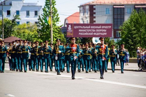 И вновь звучат фанфары