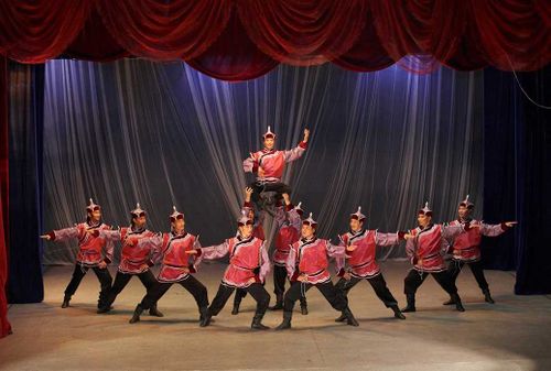 Тувинский Национальный ансамбль песни и танца «Саяны» отмечает полувековой юбилей