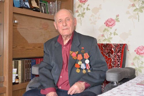 Сидеть дома не то, что в фашистском лагере…