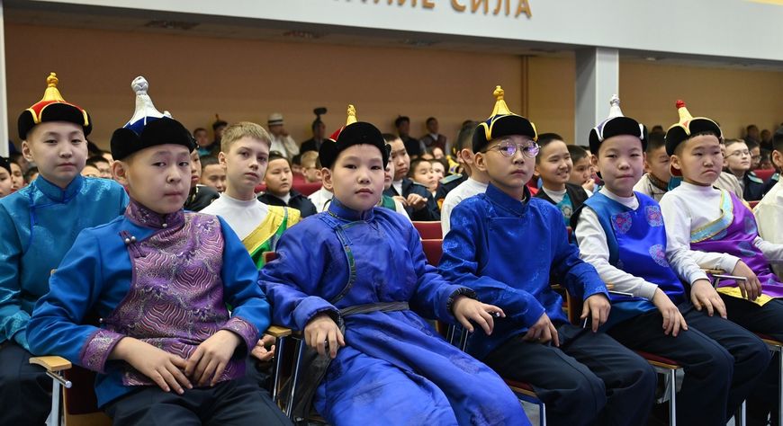 В Кызылском президентском кадетском училище отметили наступление года Красной Огненной Лошади обрядом «чолукшулга»