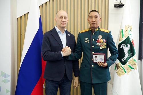 Төрээн чуртунга  албан-хүлээлгези дээш