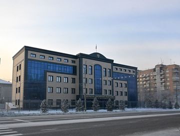 Владислав Ховалыг республика прокуратуразының ажылдакчыларынга профессионал байырлалы-биле байырын чедирген