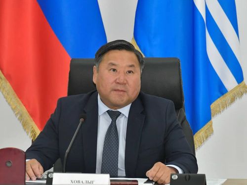 Владислав Ховалыг: «Республика ежегодно наращивает объемы ремонтных работ на дорогах»