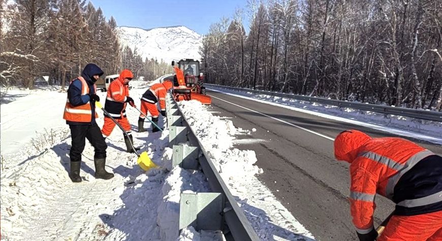 Куда звонить, если застрял: контакты для водителей на трассах Тувы в непогоду