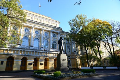 Выпускники Тувы могут получить целевые места в педуниверситет им. А.И. Герцена