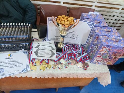 В Сарыг-Сепе прошло соревнование по волейболу среди аймаков Каа-Хемского района