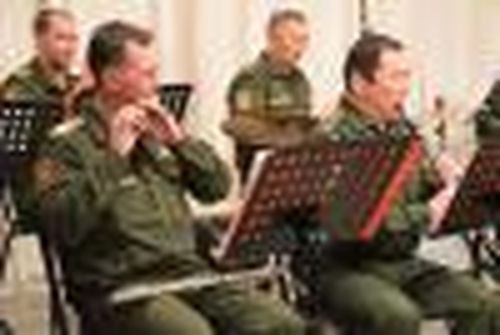 Поём о Родине и чести...