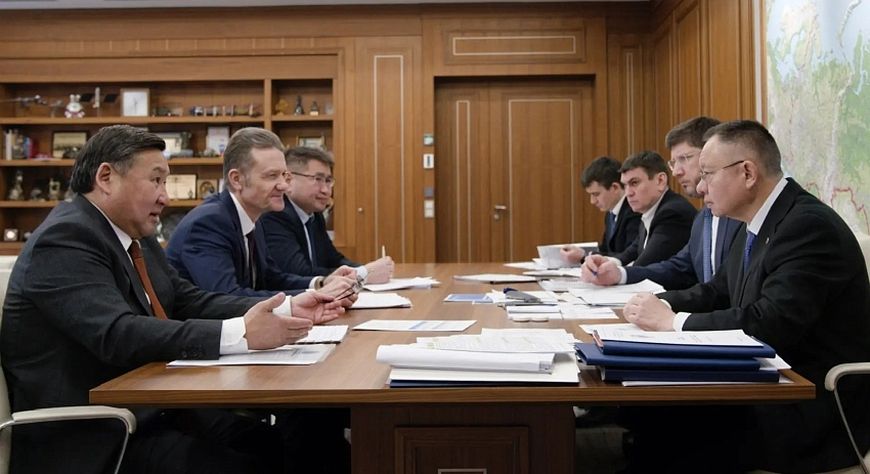 Тывада тудуг адырының хөгжүлдезин болгаш өске-даа айтырыгларны чугаалашкан