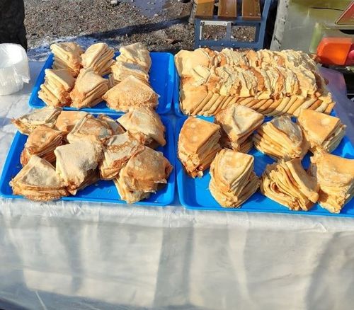 Роспотребнадзор порекомендовал внимательно выбирать продукты на Масленицу