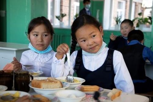 А ЧТО У НАС  НА ОБЕД?