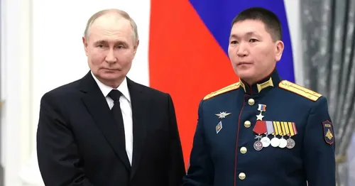 Маадырлар аравыста