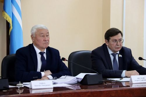 Тываның кол саң-хөө хоойлузун бирги номчулгада хүлээп алган