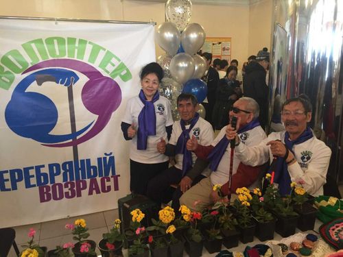 Волонтеры Тувы всех возрастов объединятся на флешмобе в День пожилых людей