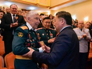 ЯНВАРЬ 11 — ӨӨРҮП ЧЕТТИРГЕНИН ИЛЕРЕДИРИНИҢ ХҮНҮ