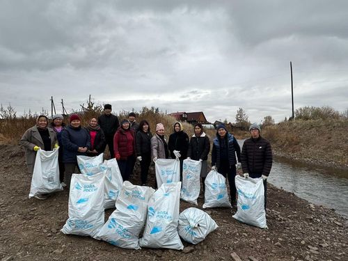Берега водоемов Пий-Хемского района Тувы продолжают очищать от мусора