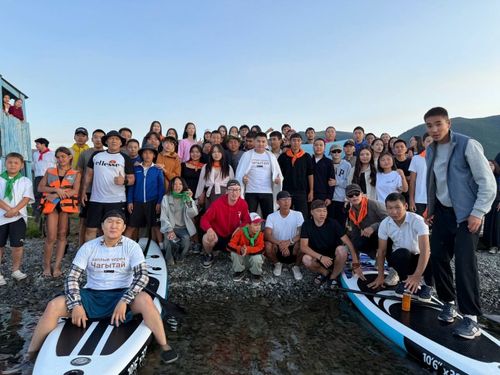 Чүгле Сылдыс эвес