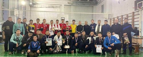 Тываның шилиндек командалары хол бөмбүүнге маргылдашкан