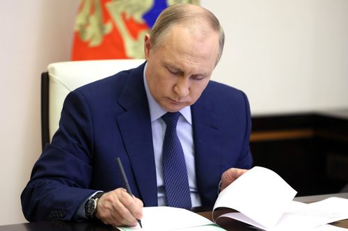 Путин запретил иноагентам участвовать в выборах всех уровней