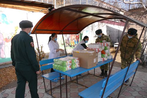 Сотрудники Росгвардии навестили республиканский Дом ребенка