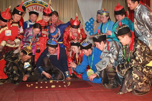 ШАГААНЫҢ БҮДҮҮ АЙЫ ЭГЕЛЭЭН