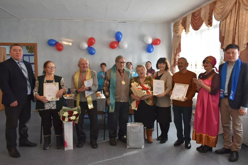 Супружеские пары из Турана сыграли изумрудную и золотую свадьбы