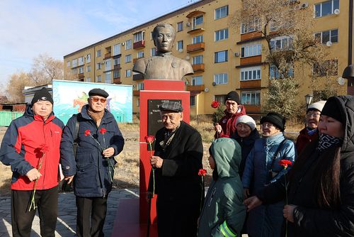 Тывага политиктиг репрессияга когарааннарга мөгейген