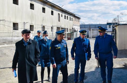 Прокурор Тувы и омбудсмен по правам человека посетили следственный изолятор республики