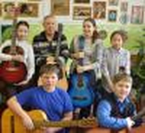 Щедро дарит ребенку любовь…