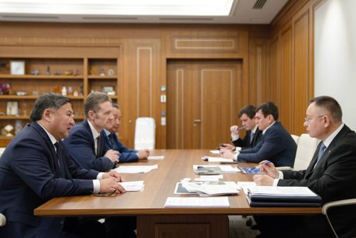 Глава Тувы встретился с министром строительства России