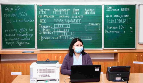 Выпускникам Тувы стали известны результаты ЕГЭ по русскому языку