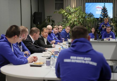 Руководство «Единой России» поблагодарило активистов МГЕР и «Волонтёрской Роты» за добровольчество