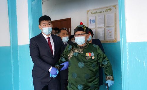 ШКОЛАГА АЛДАР-АДЫ МӨҢГЕ АРТАР