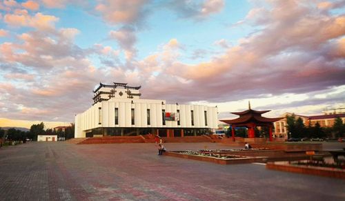 Наполняемость зрелищно-развлекательных учреждений - 50%