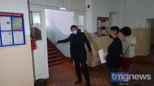 Родители школьников-инвалидов 10 школы просят власти создать для их детей комфортные условия