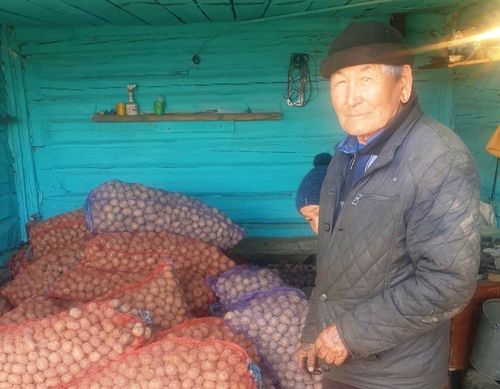 Алдарлыг механизаторнуң ажыл-ижи