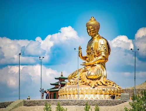 28 мая в 13:00 в Кызыле на месте слияния Большого и Малого Енисея состоится открытие статуи Будды