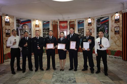 В МВД по Республике Тыва поощрили отличившихся в борьбе с нелегальной продажей алкоголя