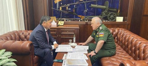 Глава Тувы встретился с первым заместителем министра обороны Русланом Цаликовым