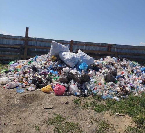 Бордюры из пластика. Полезный мусор Кызыла