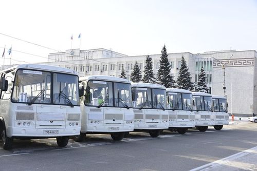 Владислав Ховалыг: «В бюджет следующего года заложено 100 млн. рублей, которые пойдут на приобретение через механизм лизинга полунизкопольных автобусов большого класса»