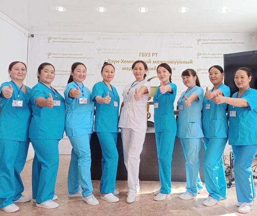 Суурга ажылдап турган эмчилер “Көдээ черниң эмчизи” программага киржип болур