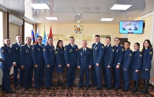 Защищать закон и помогать людям