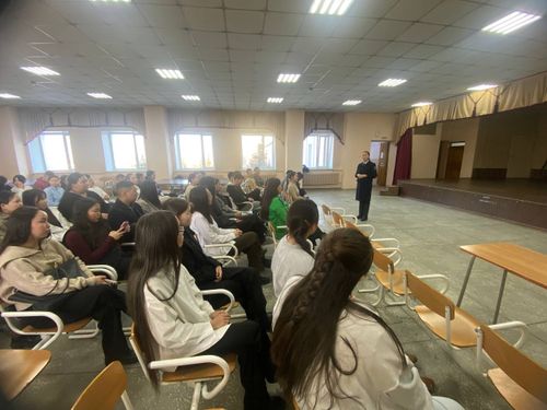 Студентам ТувГУ рассказали о последствиях наркомании